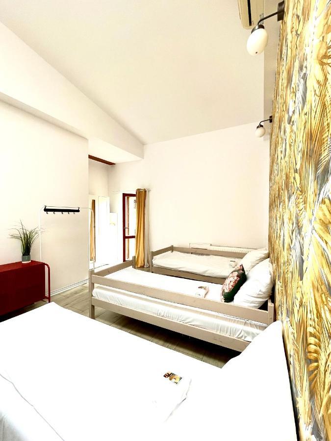 Hostel Happy Living